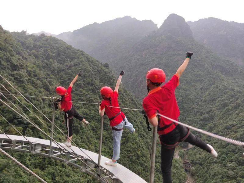 梦见往高处爬-梦中攀登高山：挑战自我，征服高峰的刺激与兴奋