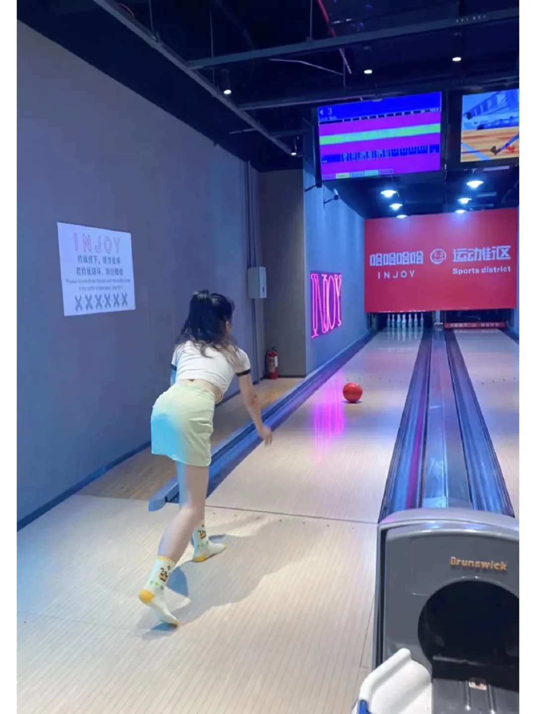 美女保龄球脱衣服的_美女保龄球脱衣服的_美女保龄球脱衣服的