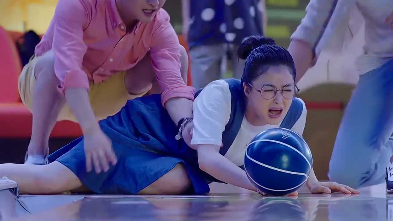 美女保龄球脱衣服的_美女保龄球脱衣服的_美女保龄球脱衣服的