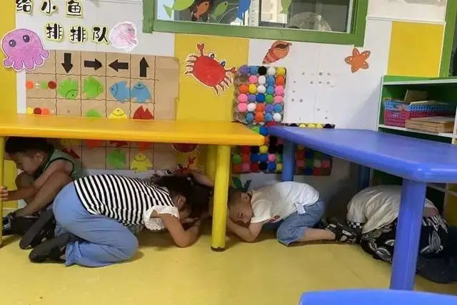 幼儿园逃生安全教育_安全教育 逃出幼儿园_逃离幼儿园