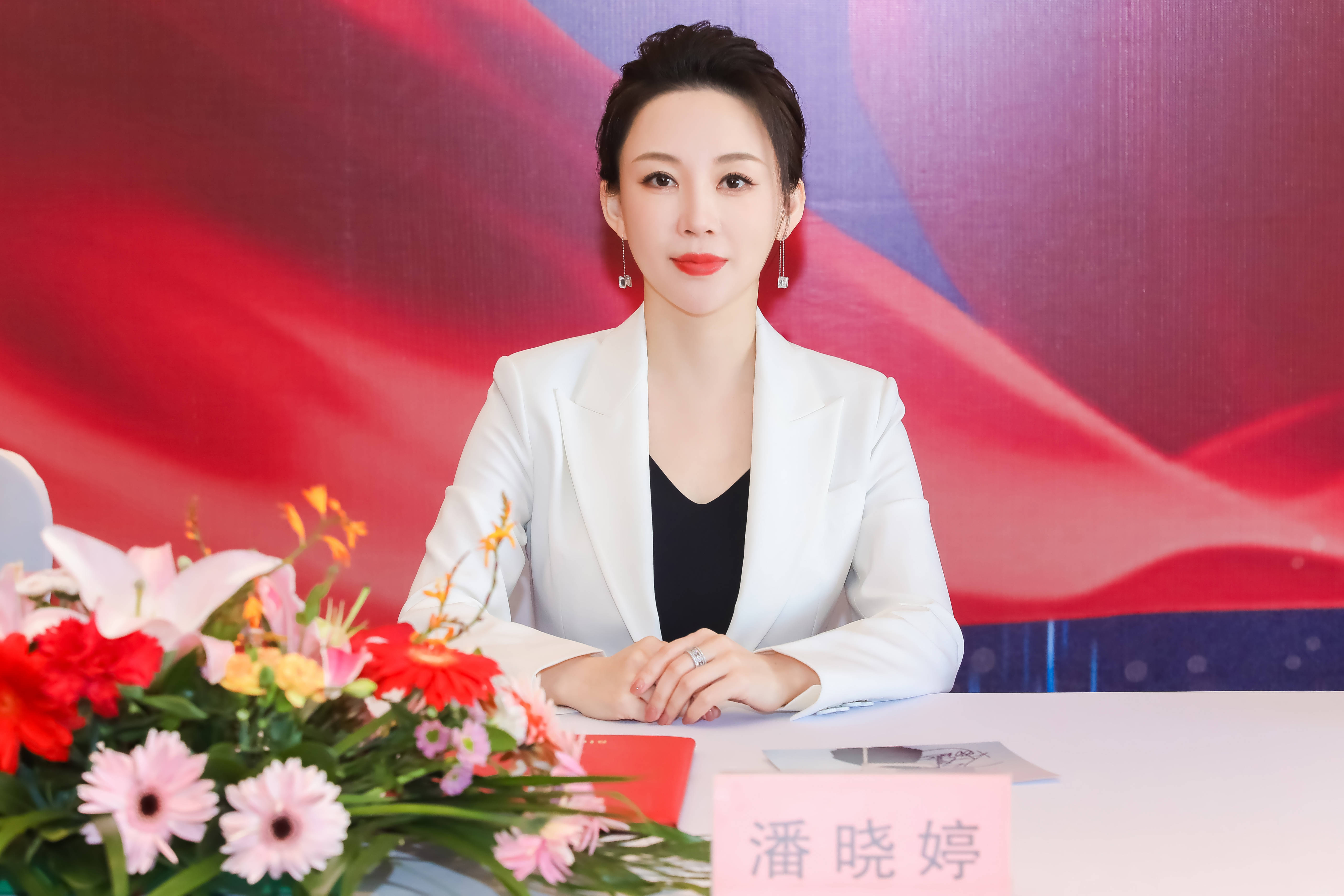 丁俊晖跟潘晓婷的关系_丁俊晖与潘晓婷关系_丁俊晖跟潘晓婷谈过恋爱吗