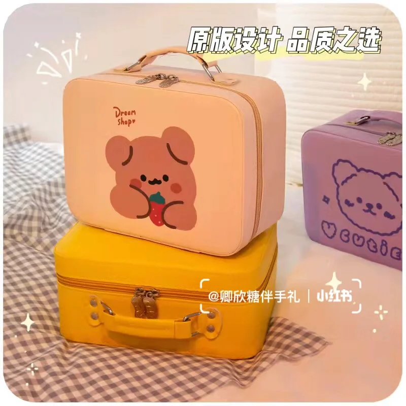 化妆用的工具-化妆箱里的宝贝：让你像公主一样迷人的魔法棒