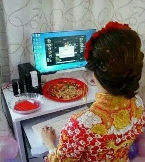 在游戏中,玩家们可以拥有属于自己的美食街,制作五湖四海的美食佳肴,满足每一位客,游戏背景介绍