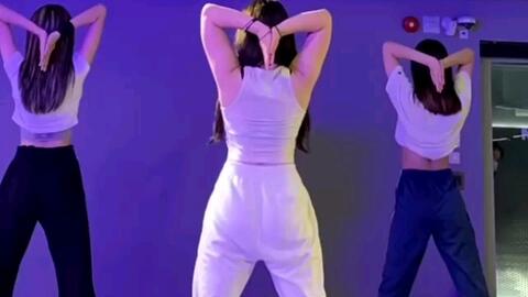 美女热舞,激情四溢，舞动青春