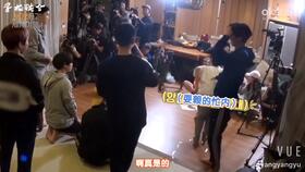 叠梯子赛跑 